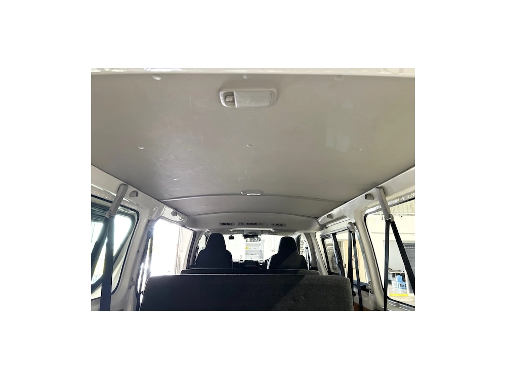 2018 Toyota Hiace --$4500 REDUCED-- **4WD** REMOVABLE BACK SEATS 