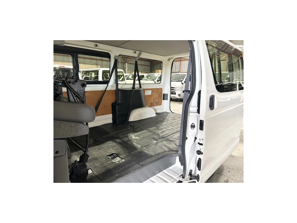 2018 Toyota Hiace --$4500 REDUCED-- **4WD** REMOVABLE BACK SEATS 