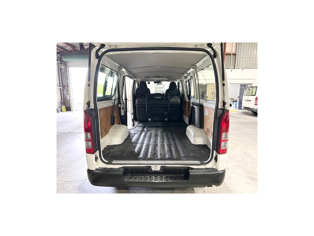2018 Toyota Hiace --$4500 REDUCED-- **4WD** REMOVABLE BACK SEATS 