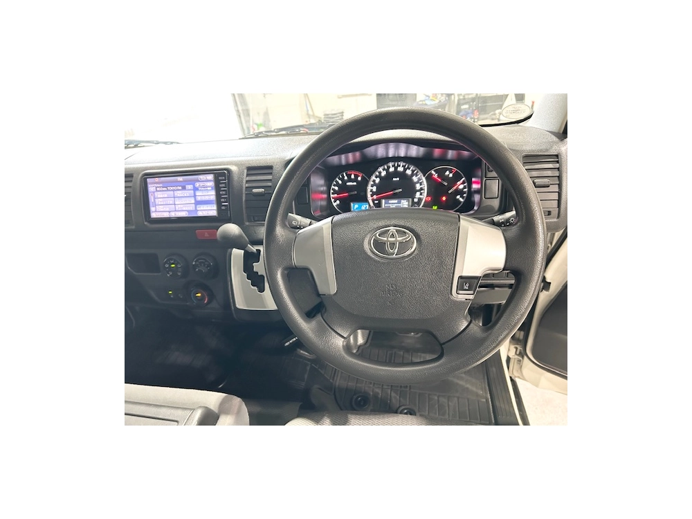 2018 Toyota Hiace --$4500 REDUCED-- **4WD** REMOVABLE BACK SEATS 