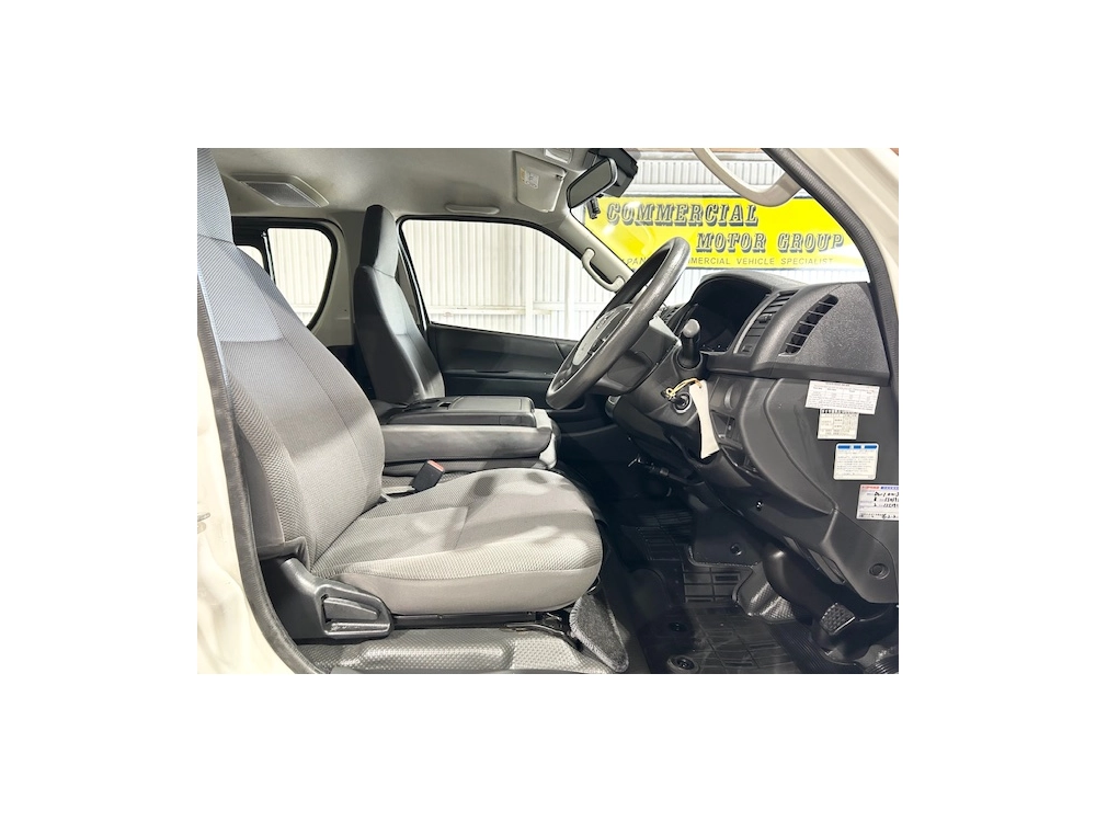 2018 Toyota Hiace --$4500 REDUCED-- **4WD** REMOVABLE BACK SEATS 