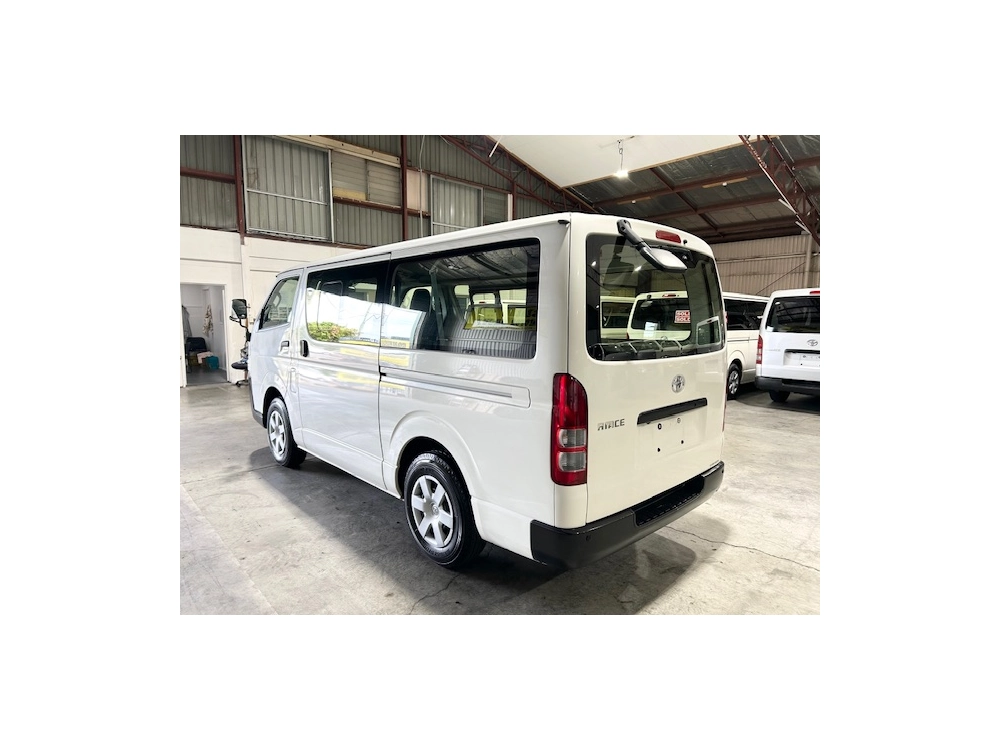 2018 Toyota Hiace --$4500 REDUCED-- **4WD** REMOVABLE BACK SEATS 