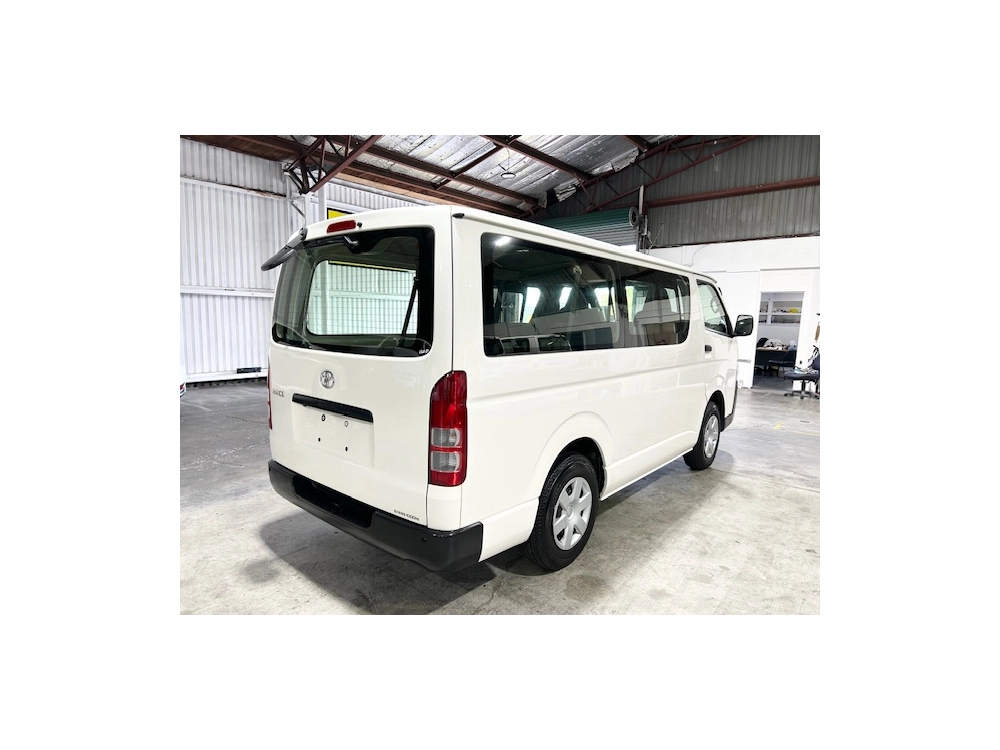 2018 Toyota Hiace --$4500 REDUCED-- **4WD** REMOVABLE BACK SEATS 