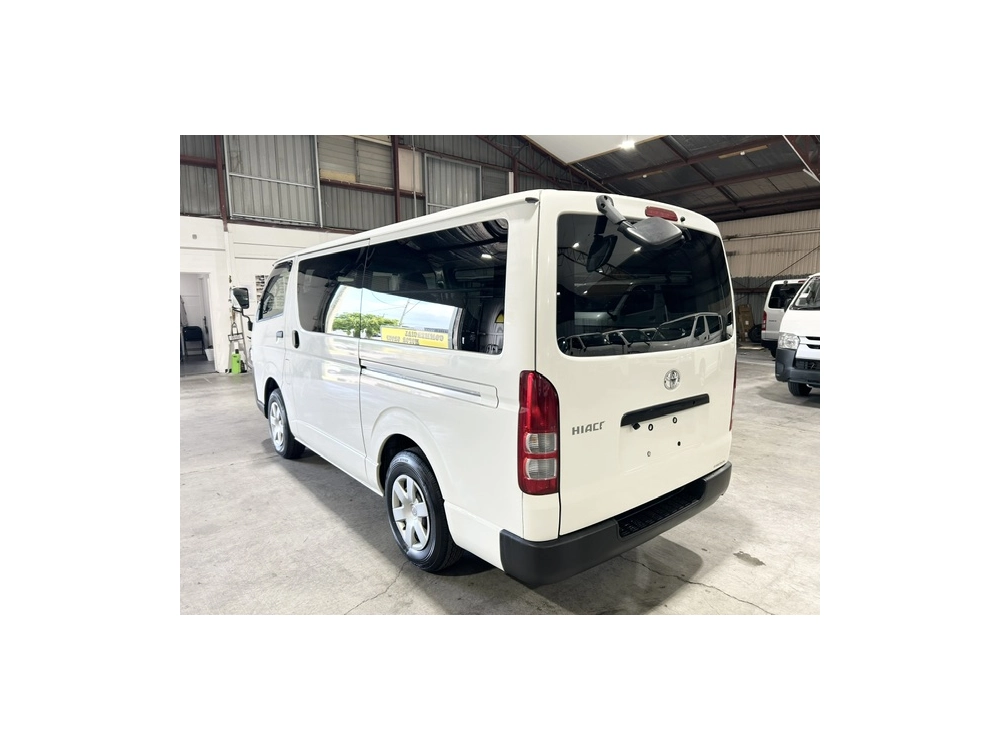 2018 Toyota Hiace =4X4= TIMBER FLOOR $1000 DISCOUNTED for Fuel