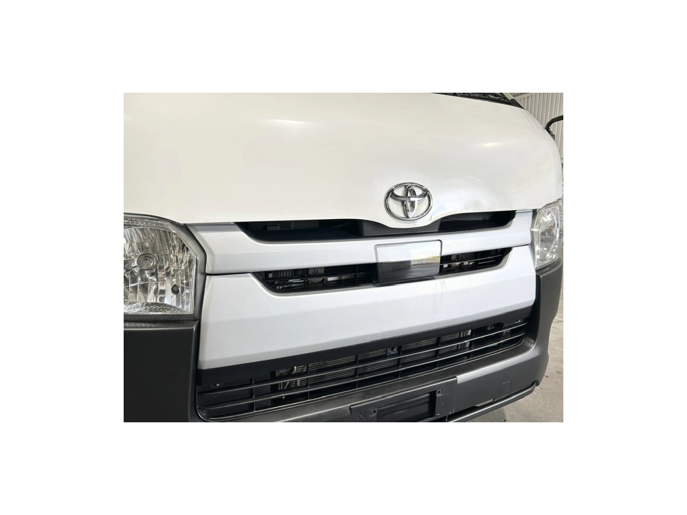 2018 Toyota Hiace =4X4= TIMBER FLOOR $1000 DISCOUNTED for Fuel