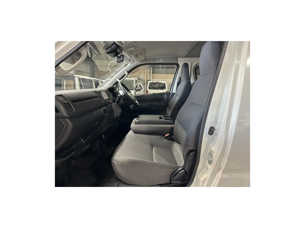 2018 Toyota Hiace =4X4= TIMBER FLOOR $1000 DISCOUNTED for Fuel