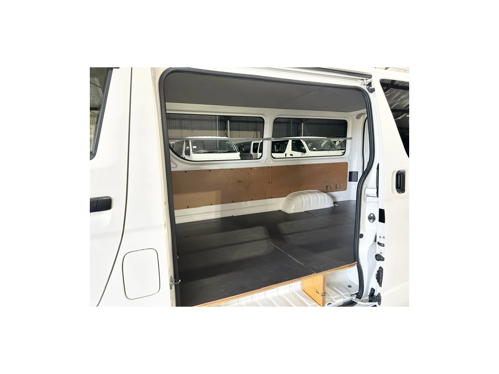 2018 Toyota Hiace =4X4= TIMBER FLOOR $1000 DISCOUNTED for Fuel
