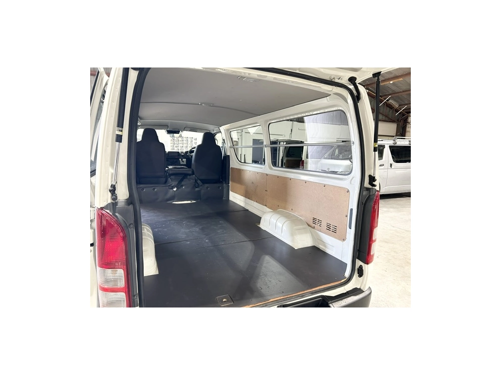 2018 Toyota Hiace =4X4= TIMBER FLOOR $1000 DISCOUNTED for Fuel