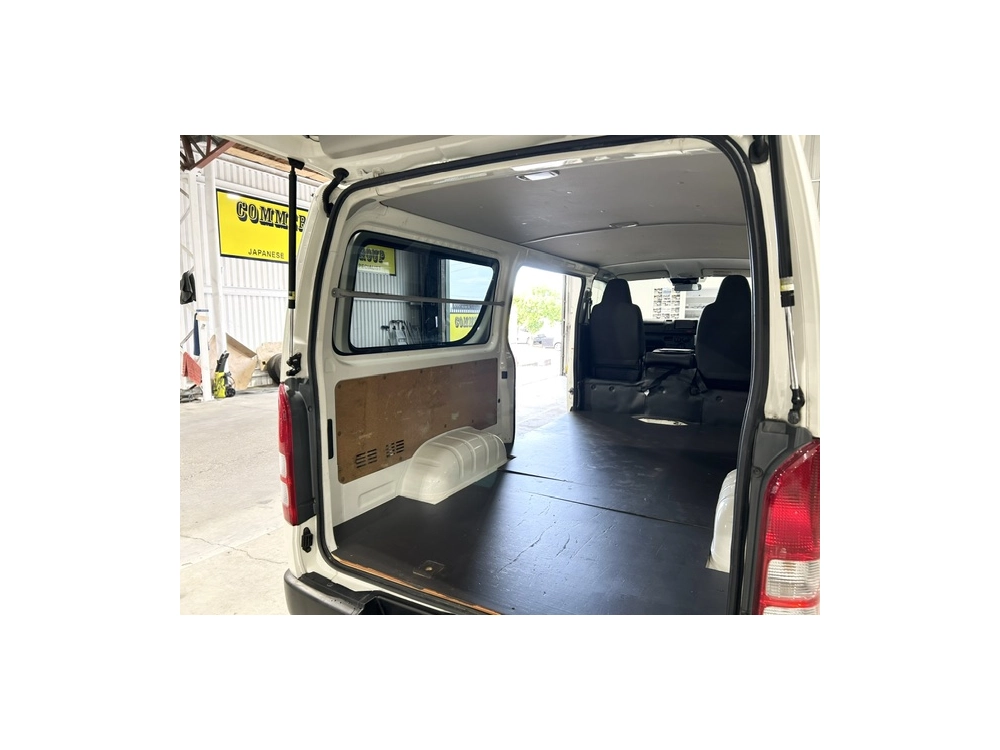 2018 Toyota Hiace =4X4= TIMBER FLOOR $1000 DISCOUNTED for Fuel