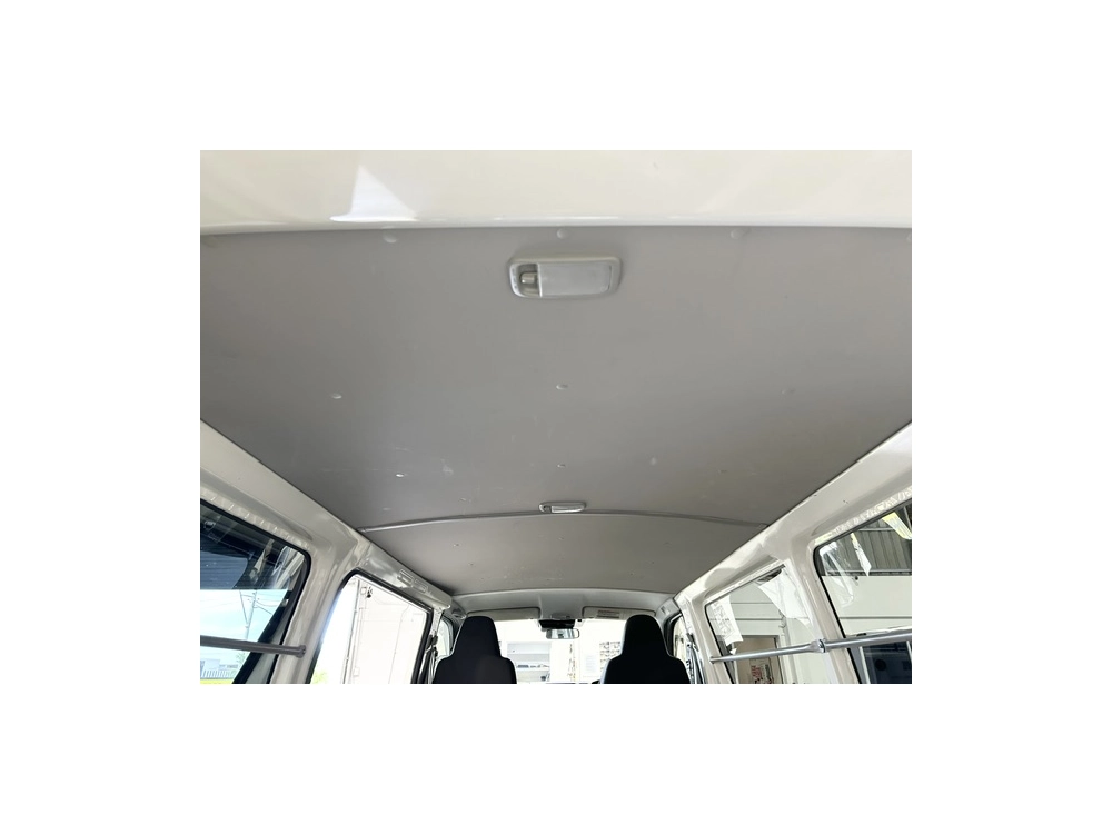 2018 Toyota Hiace =4X4= TIMBER FLOOR $1000 DISCOUNTED for Fuel