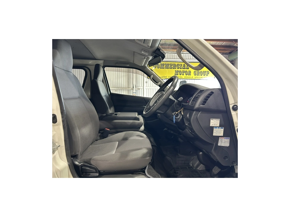 2018 Toyota Hiace =4X4= TIMBER FLOOR $1000 DISCOUNTED for Fuel