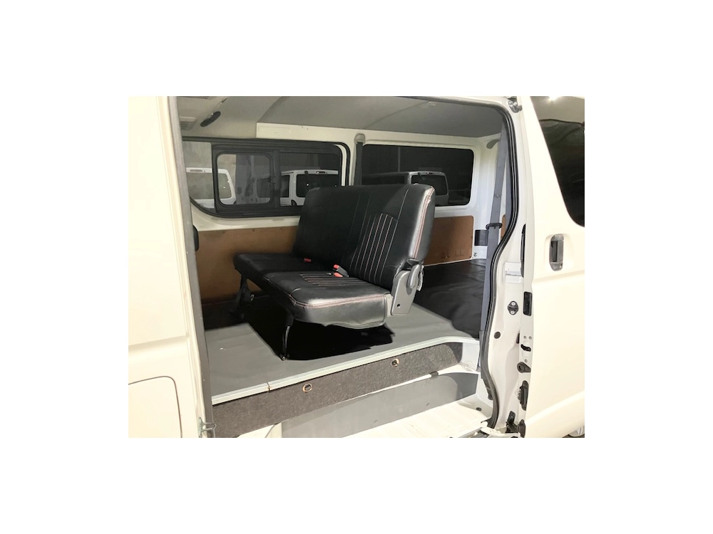 2017 TOYOTA HIACE LWB 2.8L DIESEL TURBO