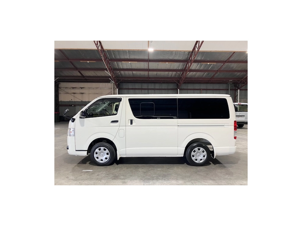 2017 TOYOTA HIACE LWB 2.8L DIESEL TURBO