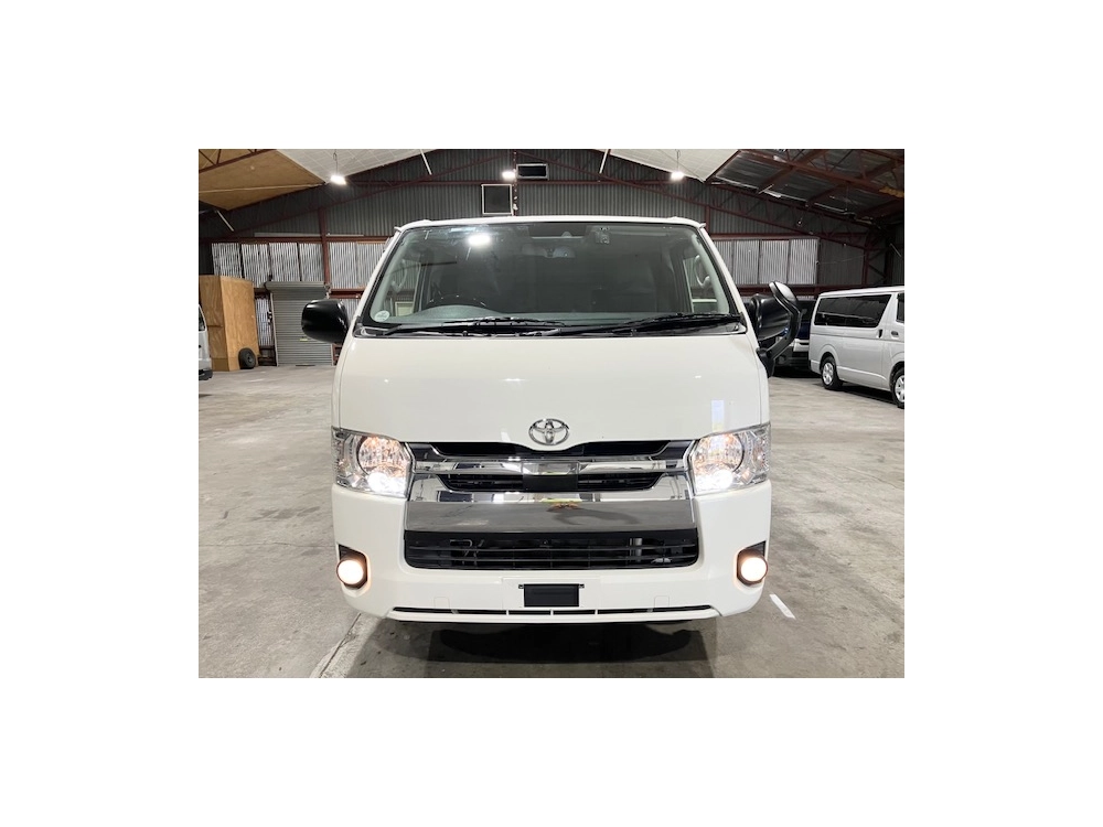 2017 TOYOTA HIACE LWB 2.8L DIESEL TURBO