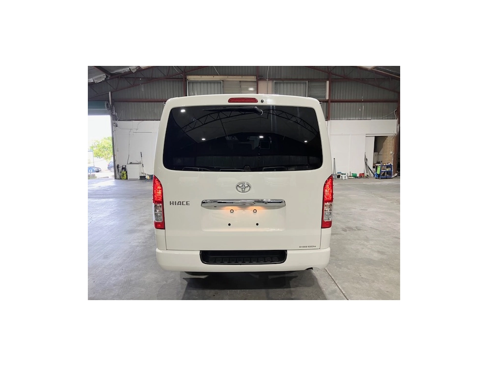 2017 TOYOTA HIACE LWB 2.8L DIESEL TURBO