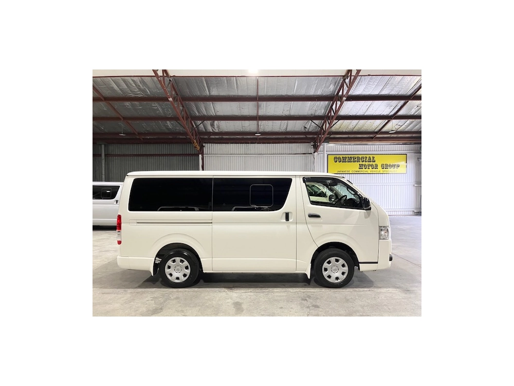 2017 TOYOTA HIACE LWB 2.8L DIESEL TURBO