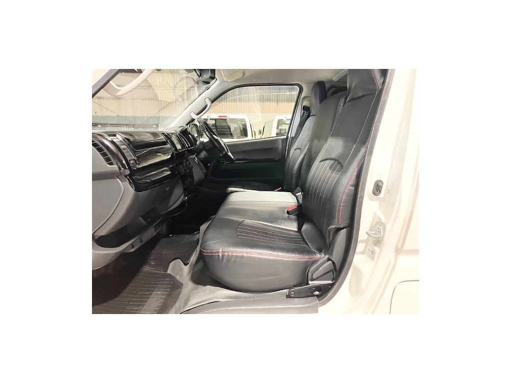 2017 TOYOTA HIACE LWB 2.8L DIESEL TURBO