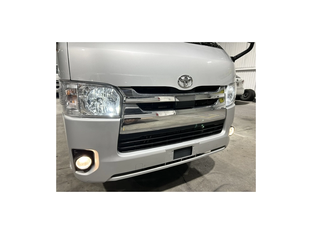 2020 Toyota Hiace 4X4 SUPER GL!!! 5 SEATER / with REAR AIRCON!!