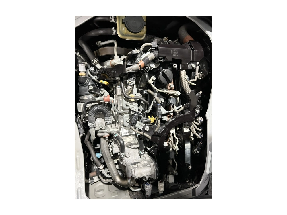 2020 Toyota Hiace 4X4 SUPER GL!!! 5 SEATER / with REAR AIRCON!!