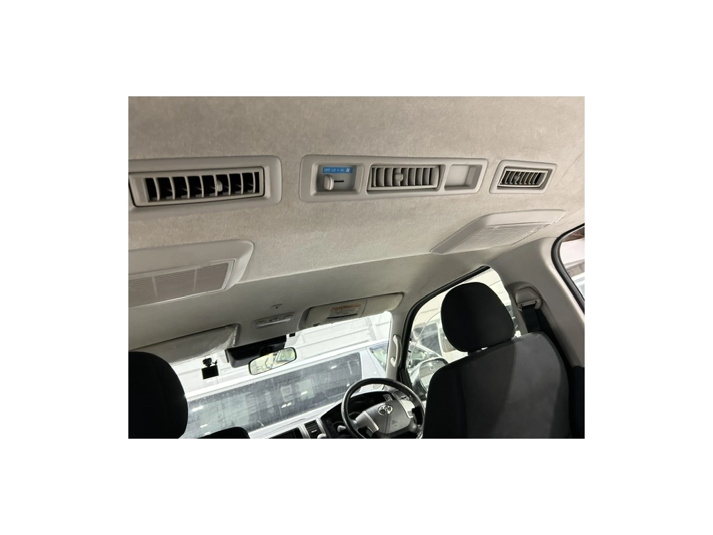 2020 Toyota Hiace 4X4 SUPER GL!!! 5 SEATER / with REAR AIRCON!!