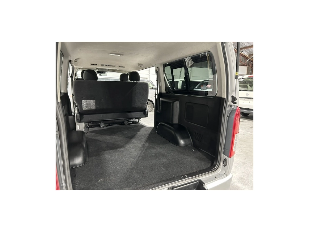 2020 Toyota Hiace 4X4 SUPER GL!!! 5 SEATER / with REAR AIRCON!!