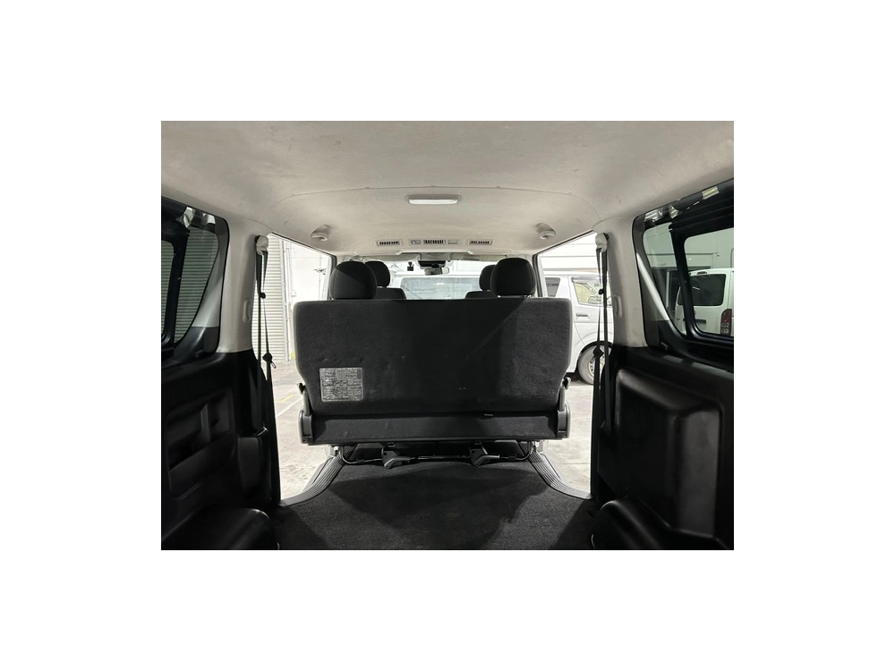 2020 Toyota Hiace 4X4 SUPER GL!!! 5 SEATER / with REAR AIRCON!!