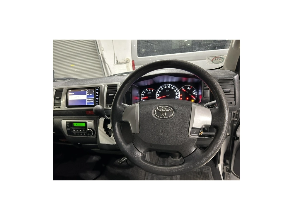 2020 Toyota Hiace 4X4 SUPER GL!!! 5 SEATER / with REAR AIRCON!!