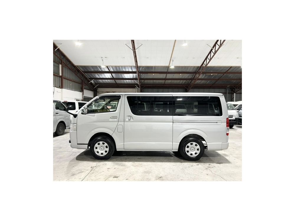 2020 Toyota Hiace 4X4 SUPER GL!!! 5 SEATER / with REAR AIRCON!!
