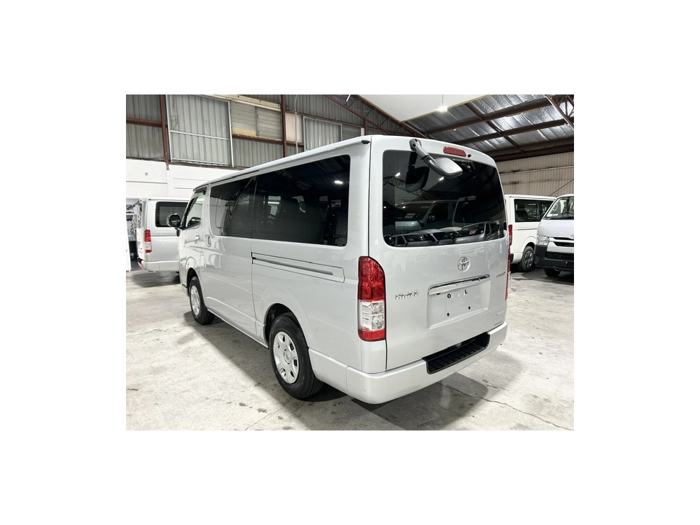 2020 Toyota Hiace 4X4 SUPER GL!!! 5 SEATER / with REAR AIRCON!!
