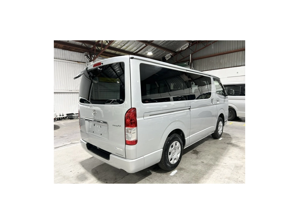 2020 Toyota Hiace 4X4 SUPER GL!!! 5 SEATER / with REAR AIRCON!!