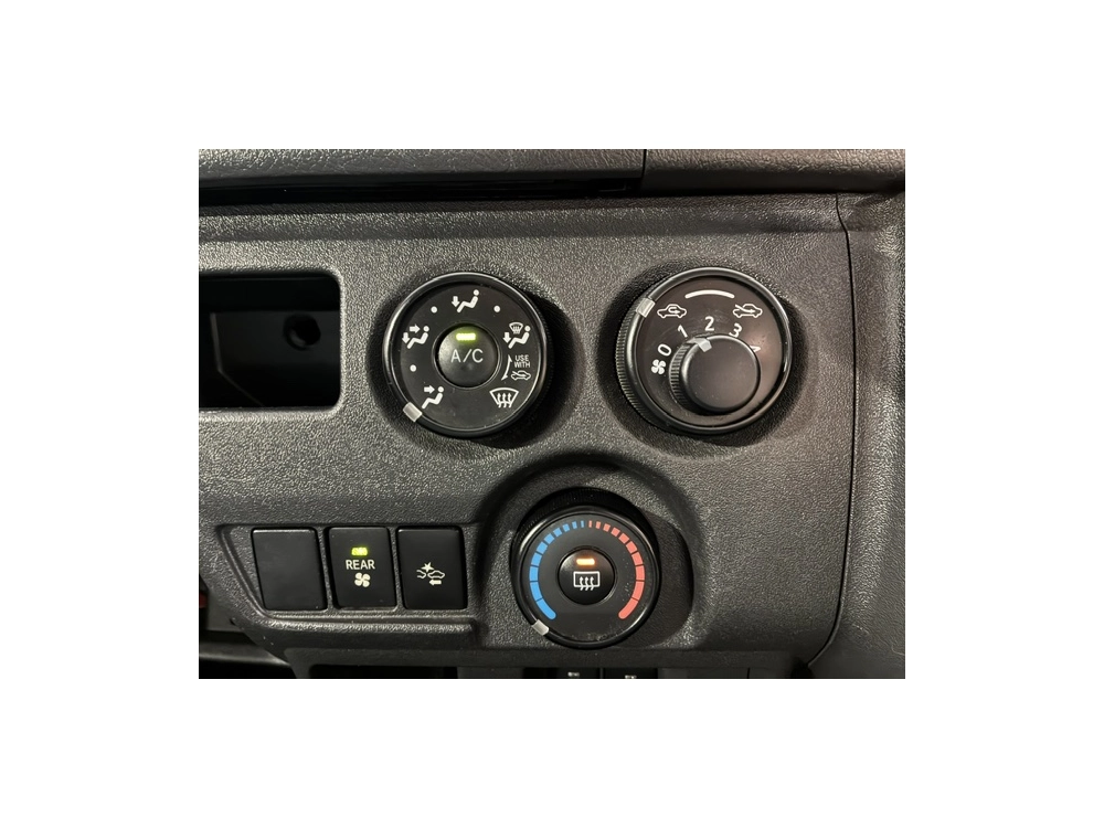 2018 Toyota Hiace 4X4 / Dual Airbags / REAR AIRCON 
