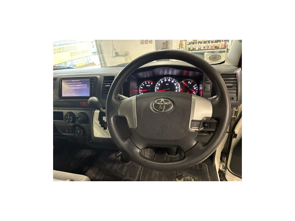 2018 Toyota Hiace 4X4 / Dual Airbags / REAR AIRCON 
