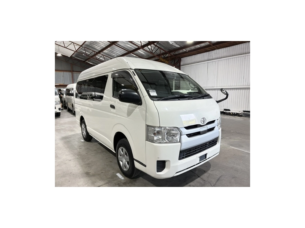 2018 Toyota Hiace 4X4 / Dual Airbags / REAR AIRCON