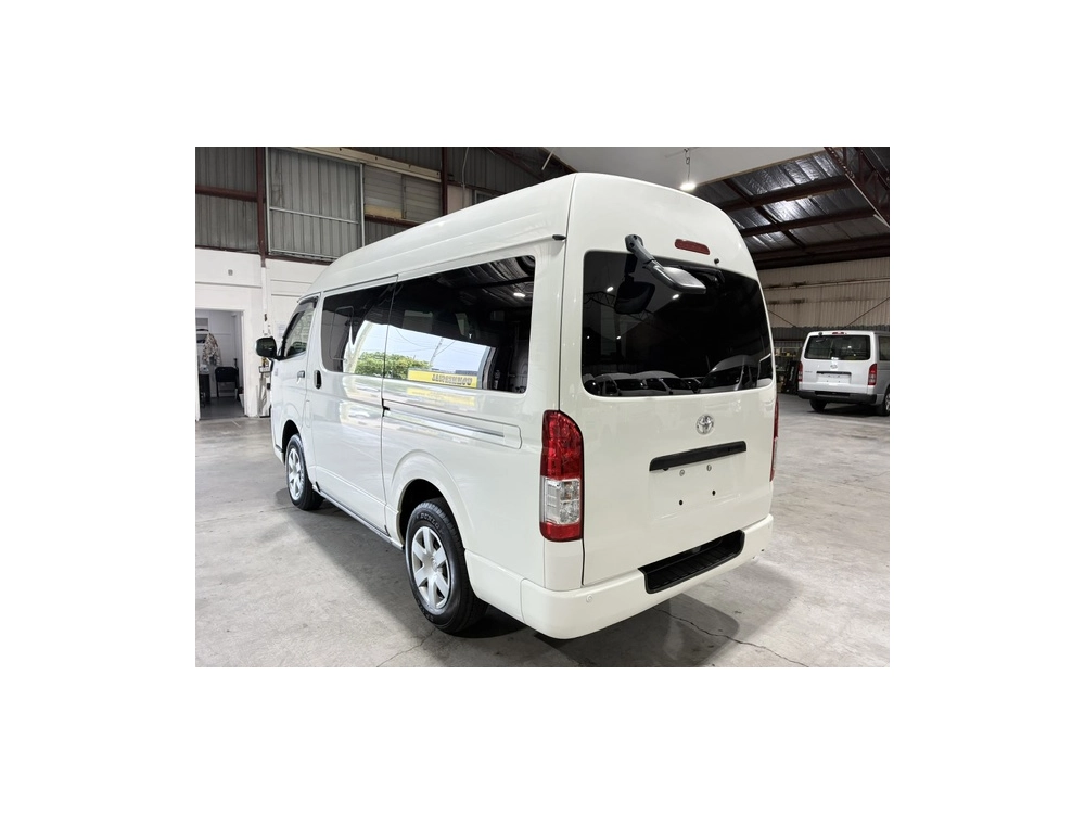 2018 Toyota Hiace 4X4 / Dual Airbags / REAR AIRCON 