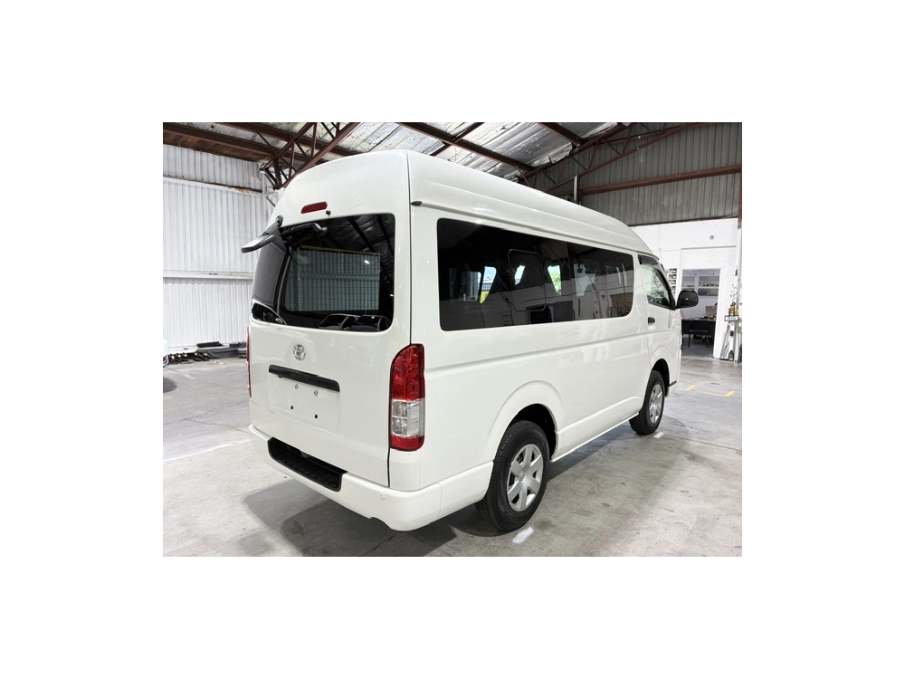 2018 Toyota Hiace 4X4 / Dual Airbags / REAR AIRCON 