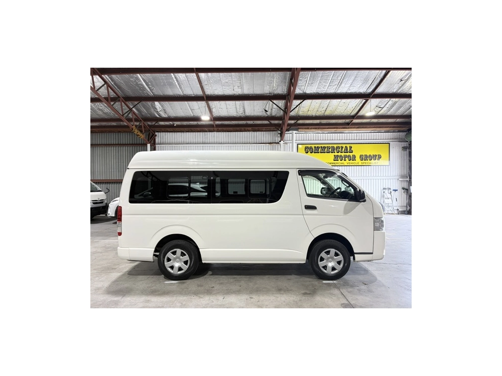 2018 Toyota Hiace 4X4 / Dual Airbags / REAR AIRCON 