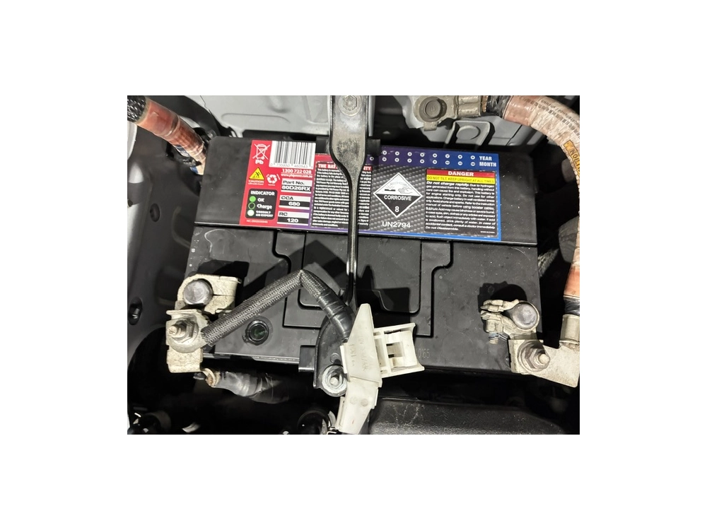 2018 Toyota Hiace 4X4 / Dual Airbags / REAR AIRCON 