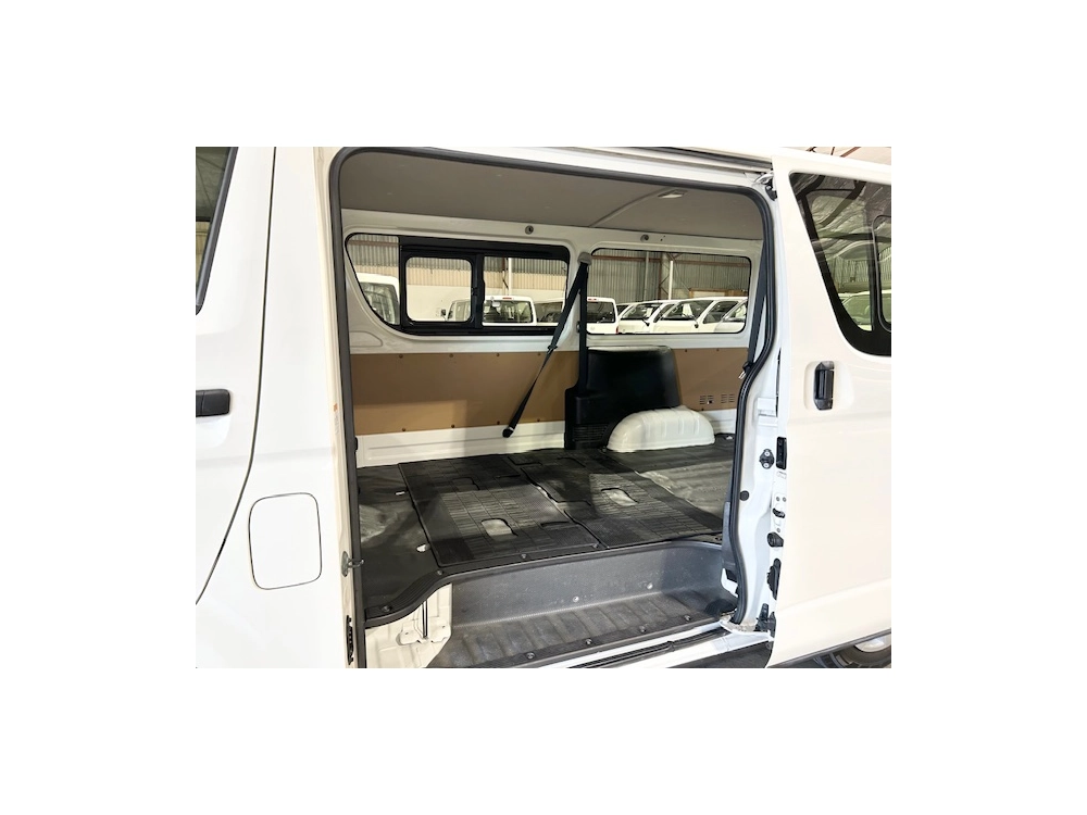 2019 Toyota Hiace =4X4= 6 or 9 Seaters *DUAL Airbags*