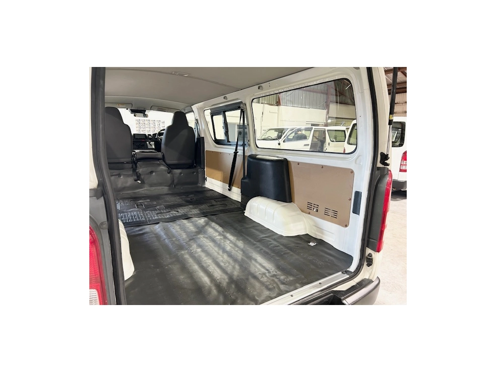 2019 Toyota Hiace =4X4= 6 or 9 Seaters 