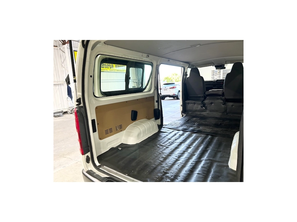 2019 Toyota Hiace =4X4= 6 or 9 Seaters 