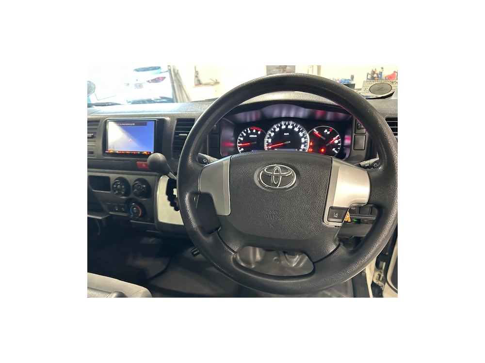 2019 Toyota Hiace =4X4= 6 or 9 Seaters 