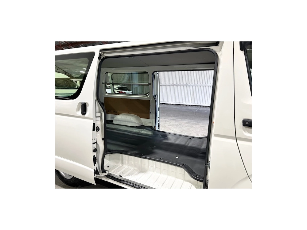 2020 Toyota Hiace --- 4WD 4WD 4WD --- $4000 REDUCED