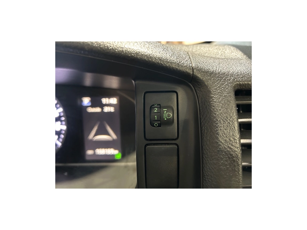 2020 Toyota Hiace --- 4WD 4WD 4WD --- $4000 REDUCED