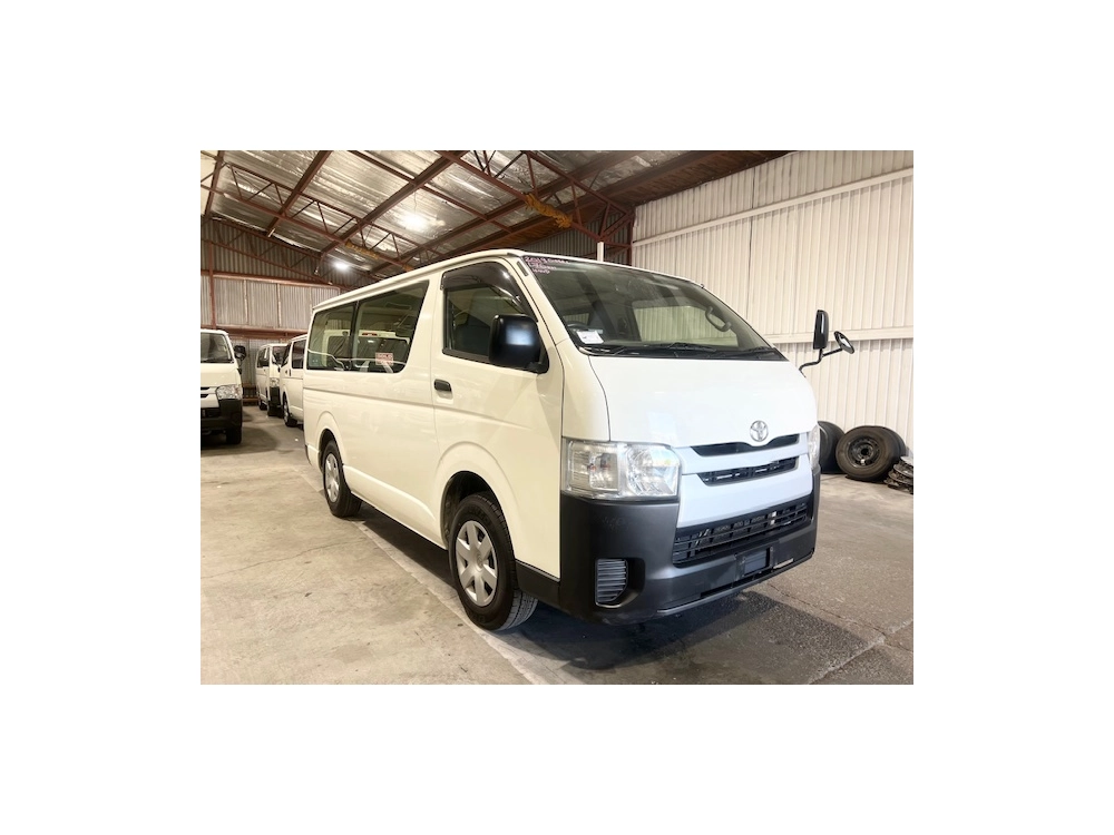 2019 Toyota Hiace = 4X4 = DIESEL Turbo