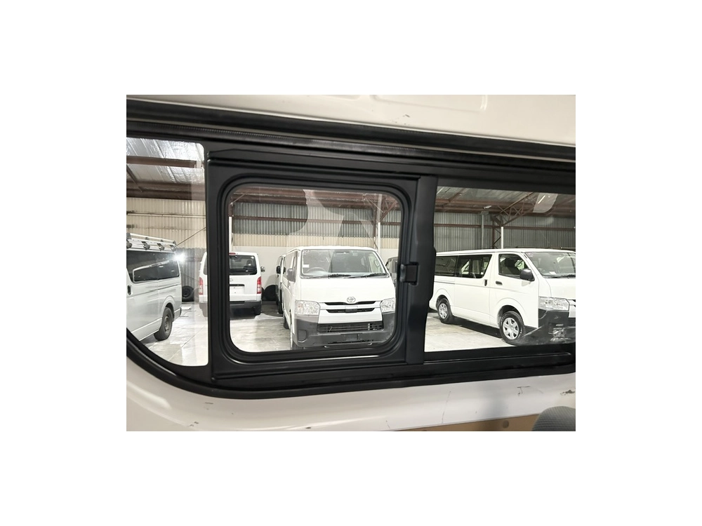 2019 Toyota Hiace =4X4= Dual Airbags _ 6 Seater 