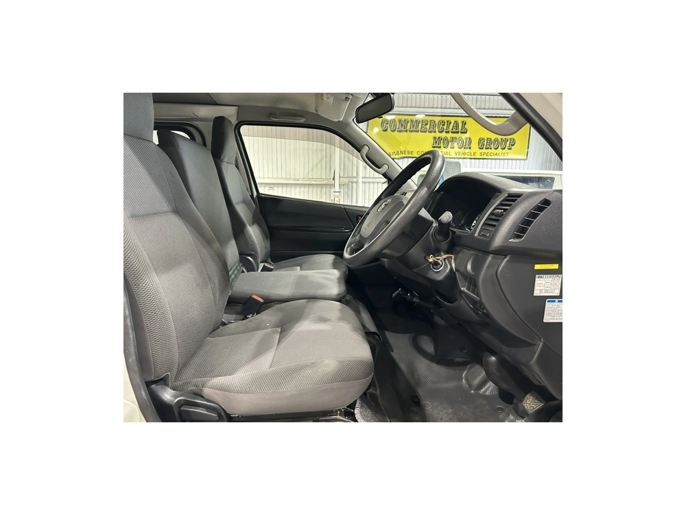 2019 Toyota Hiace =4X4= Dual Airbags _ 6 Seater 