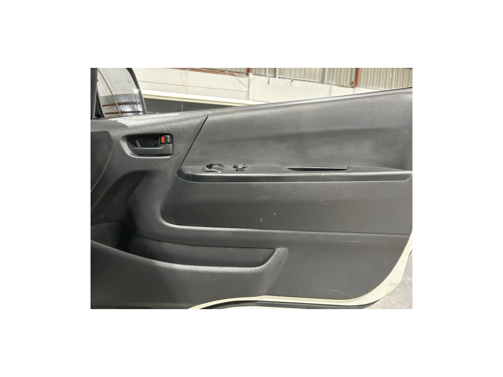 2019 Toyota Hiace =4X4= Dual Airbags _ 6 Seater 