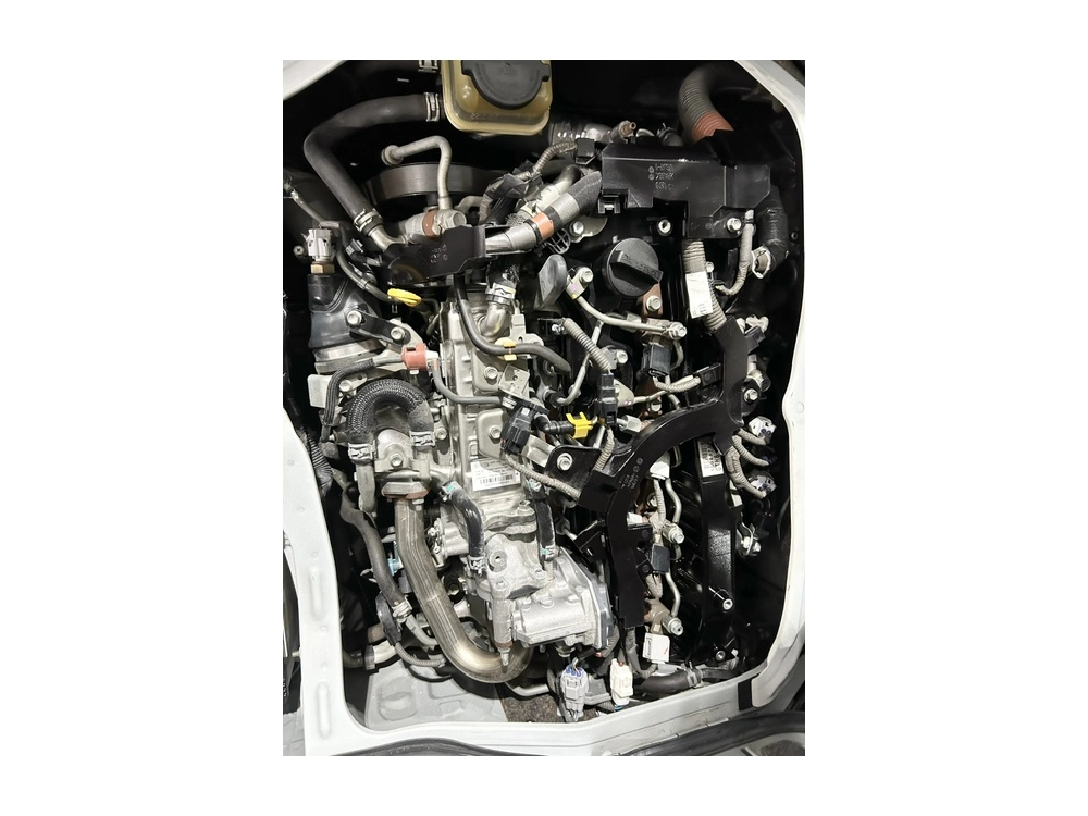 2019 Toyota Hiace =4X4= Dual Airbags _ 6 Seater 