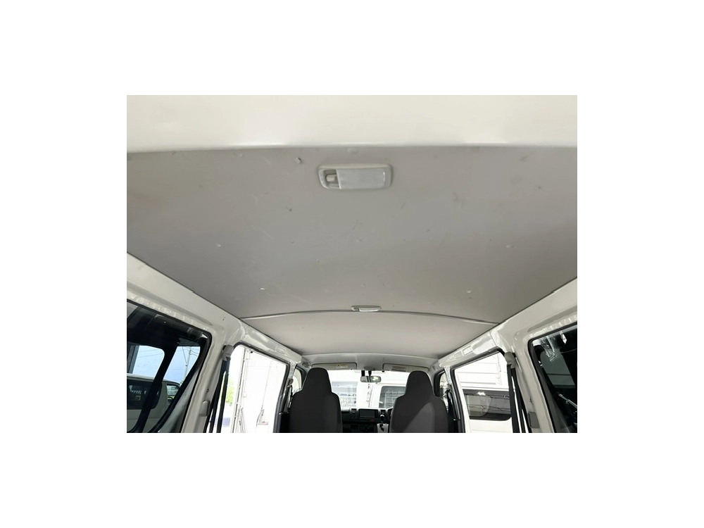2019 Toyota Hiace =4X4= Dual Airbags _ 6 Seater 