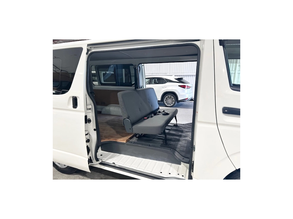 2020 Toyota Hiace === 4X4 4X4 4X4 === TIMBER FLOOR 